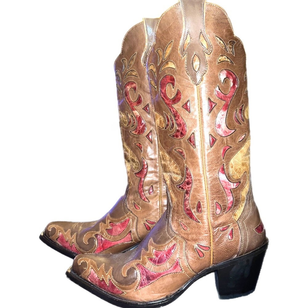 Women’s cowgirl boots